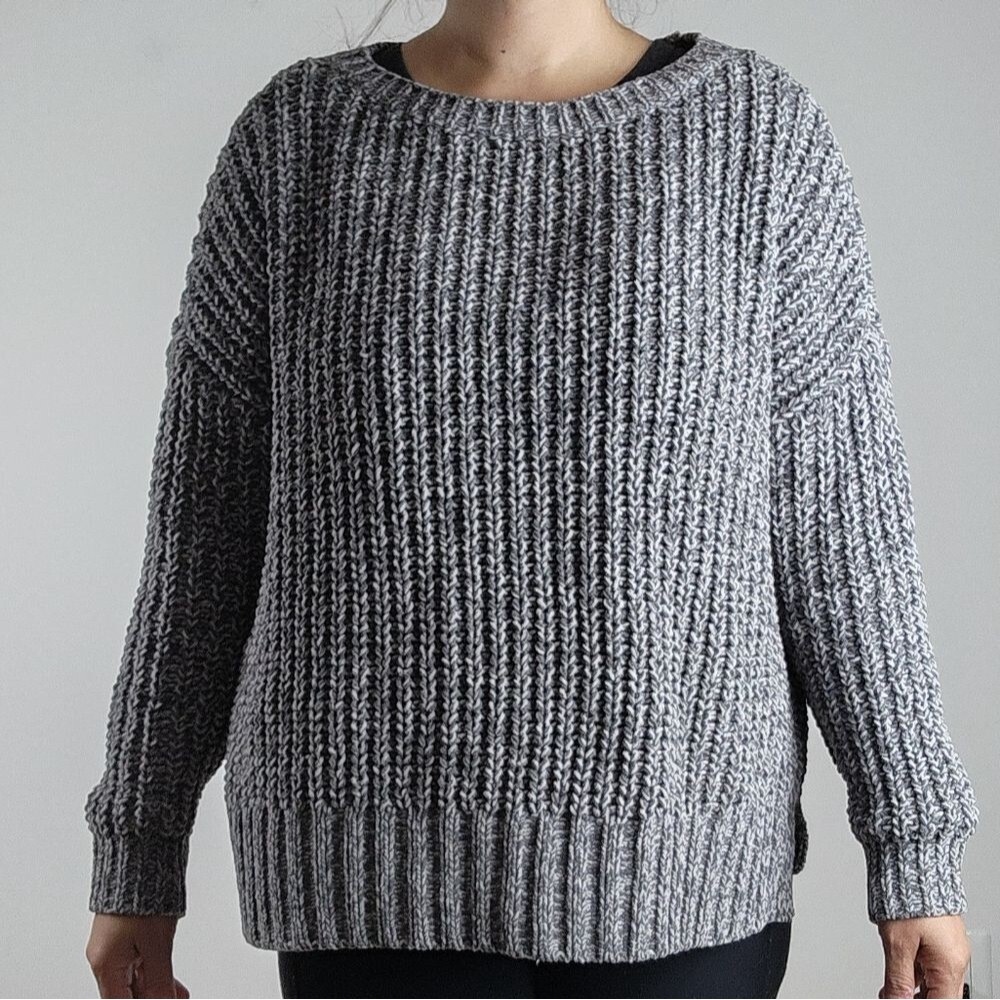 American Eagle Grey Chunky Cable Knit Cropped Sweater - Size S (Oversized Fit) - Picture 10 of 15